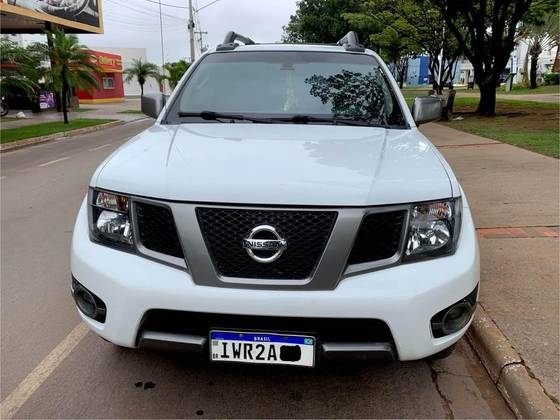 NISSAN FRONTIER 2.5 SV ATTACK 4X2 CD TURBO ELETRONIC DIESEL 4P MANUAL
